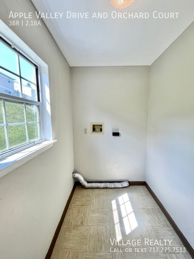 Building Photo - 710 Apple Valley Dr