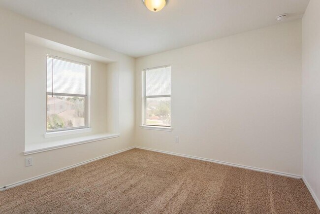 Building Photo - 2302 McCook Dr
