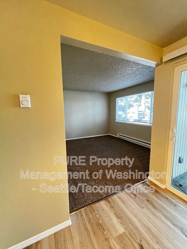 Building Photo - 1812 I St NE