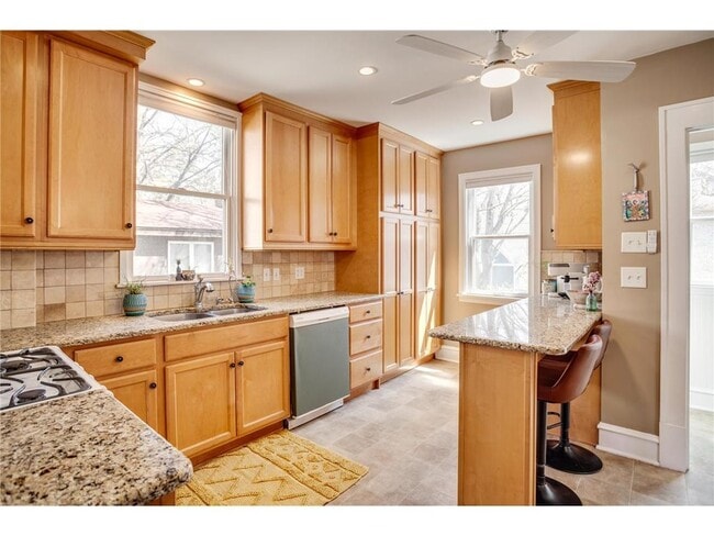 Building Photo - 3521 Girard Ave S