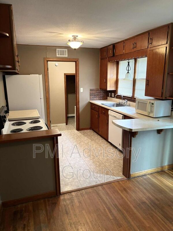 Building Photo - 1808 S Faulders Ln