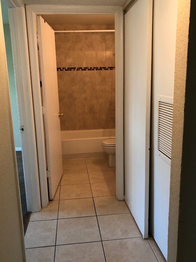 Building Photo - 510 M St