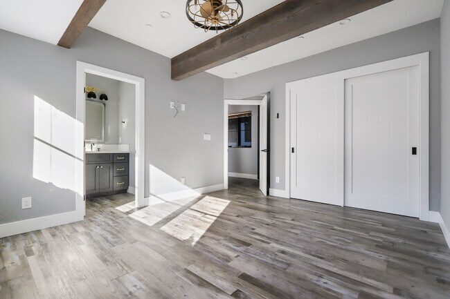 Building Photo - 2519 Curtis Ave