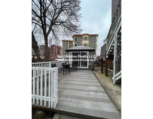 Building Photo - 7 Jay St