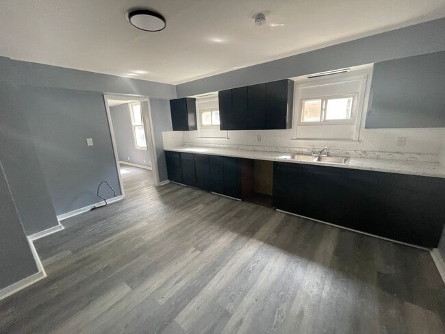 Building Photo - SECTION 8 and EDEN Accepted!! Spacious New...