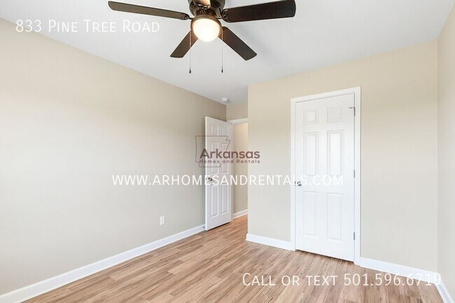 Building Photo - 833 Pine Tree Rd