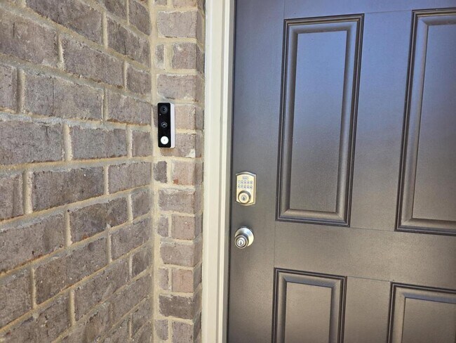 Building Photo - 352 Castlepath Dr SW