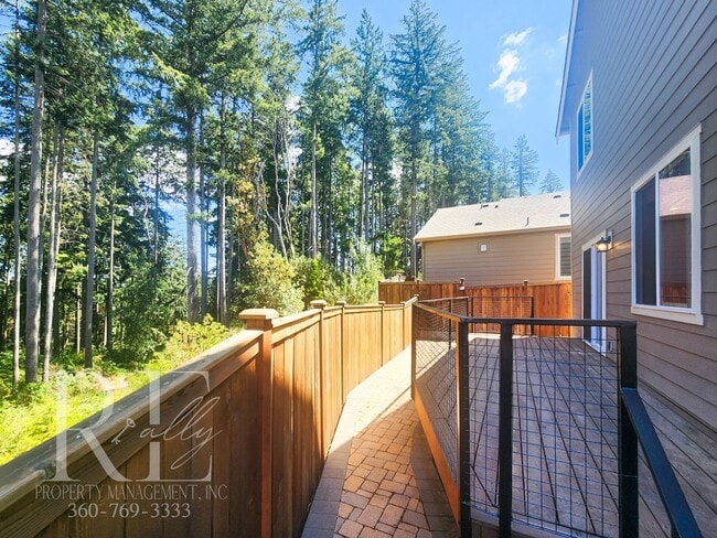Building Photo - Air Conditioned Home Adjacent to Bay Trail Reserve