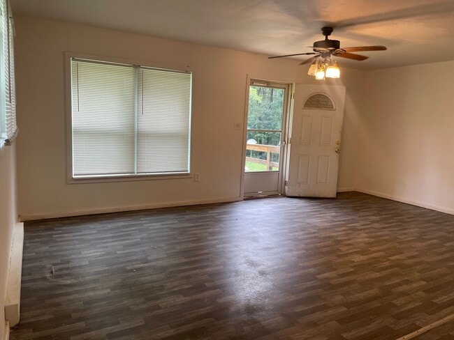 Building Photo - 3 BED, 2 BATH HOME LOCATED IN COUNTRY!