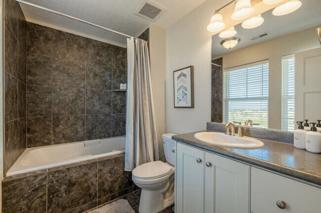 Building Photo - 5032 Bear Trap Dr