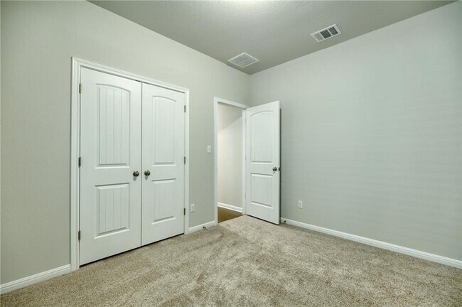 Building Photo - 2701 Danbury Ln