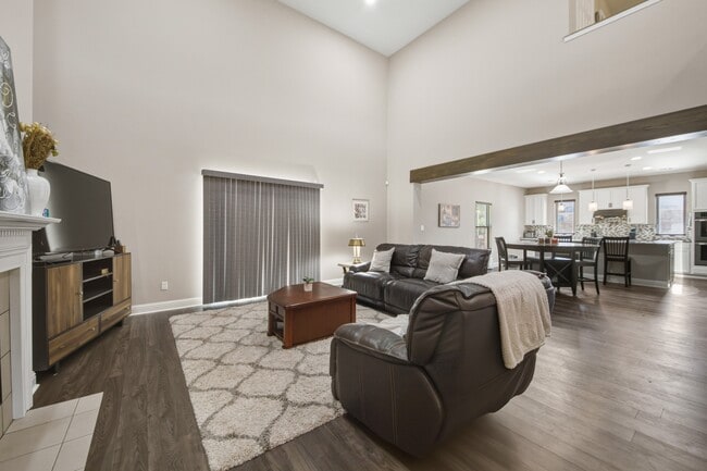 Building Photo - 213 E Peck Blvd