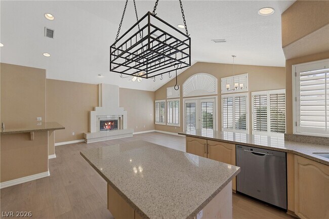 Building Photo - 8133 Horizon Lake Dr