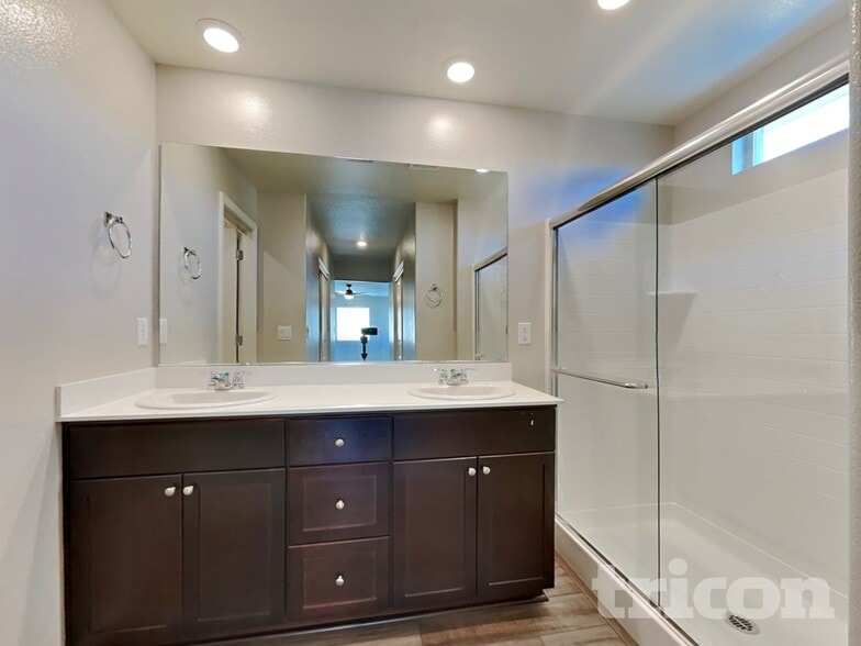 Building Photo - 8958 Elk Ravine Dr