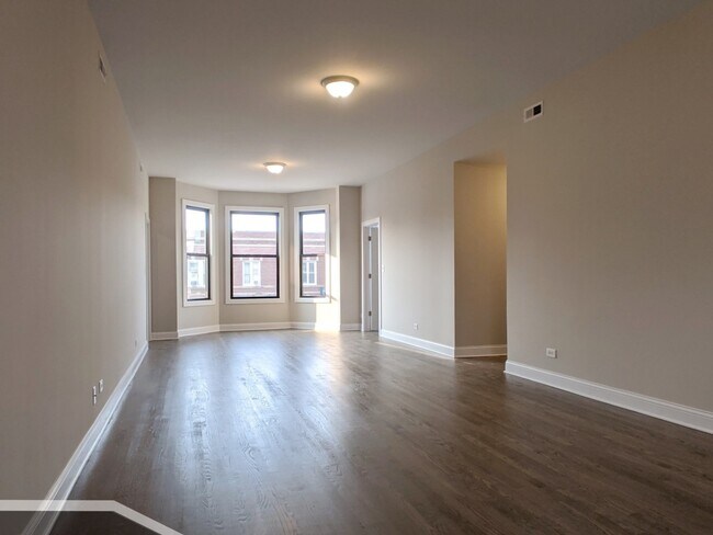 Building Photo - 3405 W Fullerton Ave