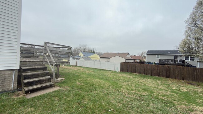 Building Photo - 5326 N Division St