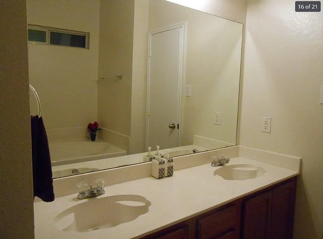 Building Photo - Charming 3-Bed, 3-Bath Home with Fireplace...