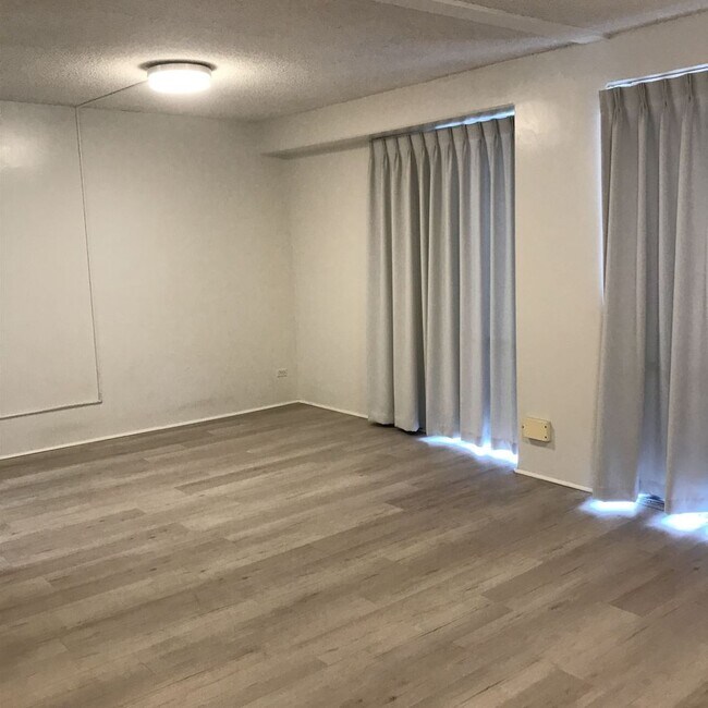 Building Photo - 514N&amp;N