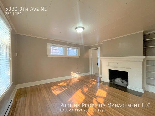 Building Photo - 5030 9th Ave NE