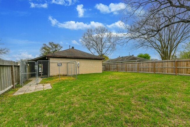 Building Photo - 4655 Orange Cir S