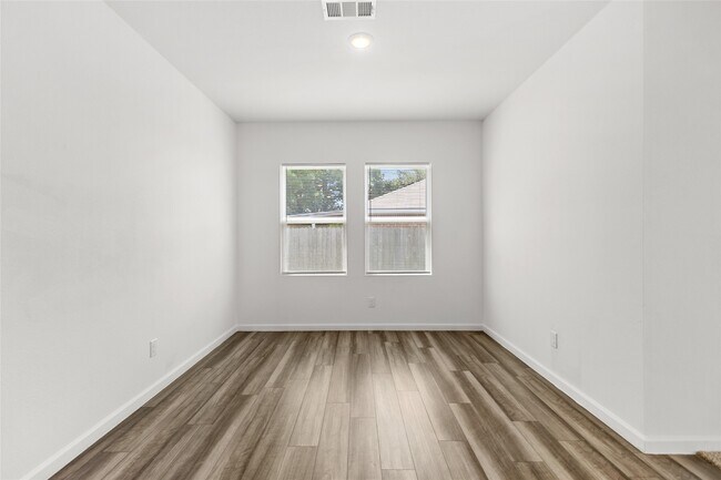 Building Photo - 3602 Admiralty Dr