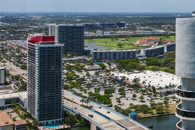 Building Photo - 1830 S Ocean Dr