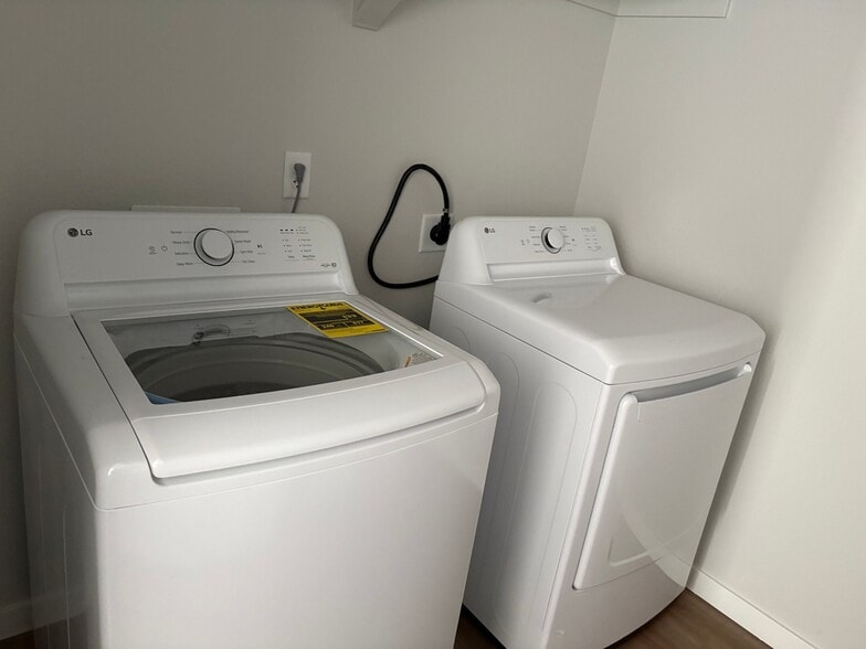 Building Photo - 9443 Danube St