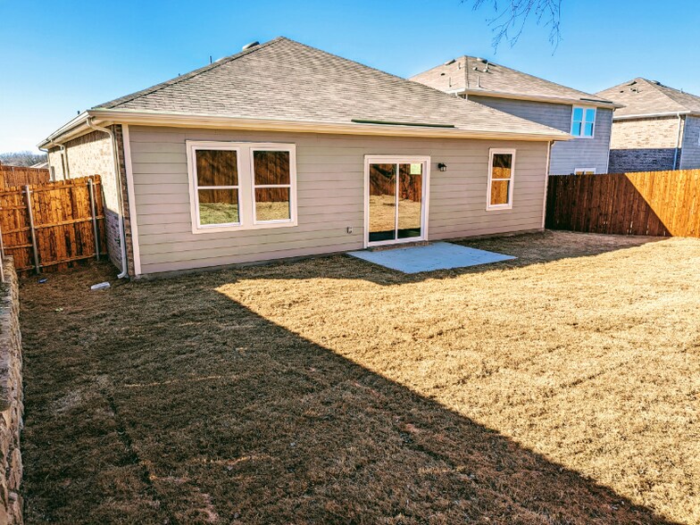 Building Photo - 2609 Silver Leaf Ln
