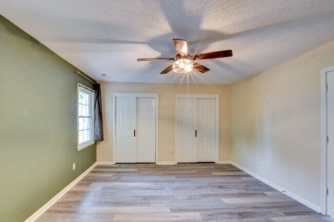 Building Photo - 922 Willow Point