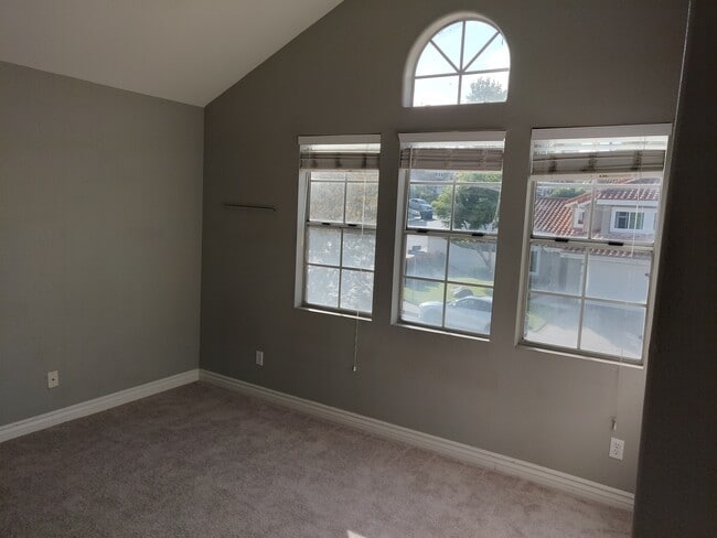 Building Photo - 1808 Crystal Ridge Way