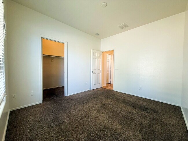 Building Photo - Charming Glendale Home with Spacious Lot & Prime West Valley Location!