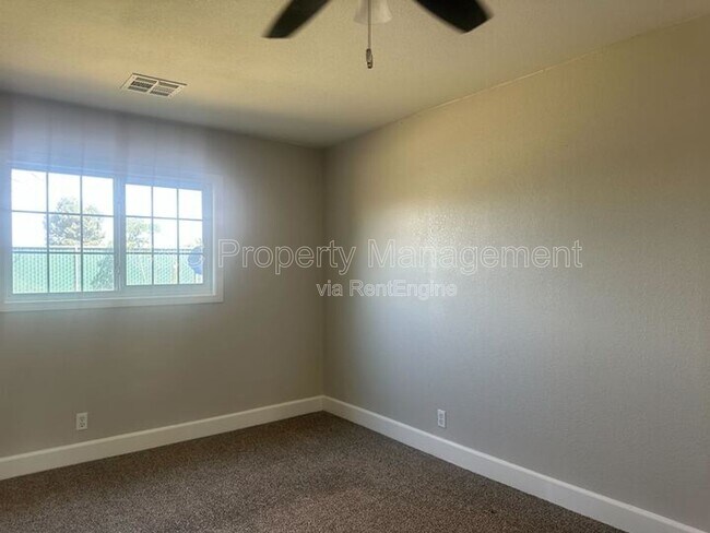 Building Photo - 5625 E Bellaire Way