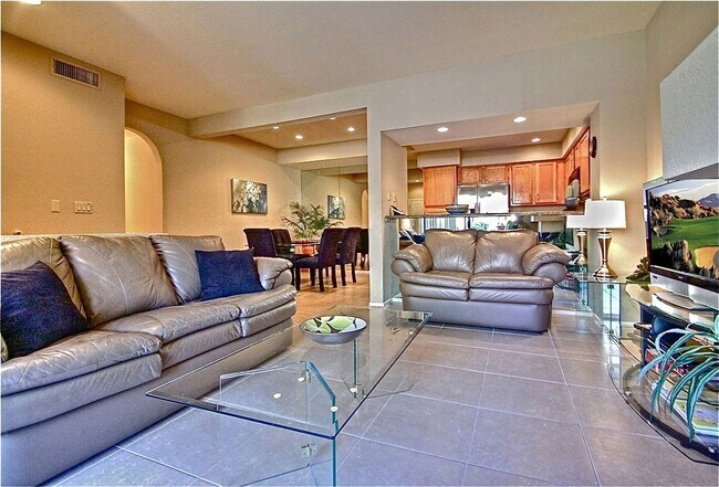 Building Photo - Two bedroom condo