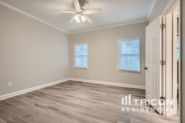 Building Photo - 110 Rockhurst Chase
