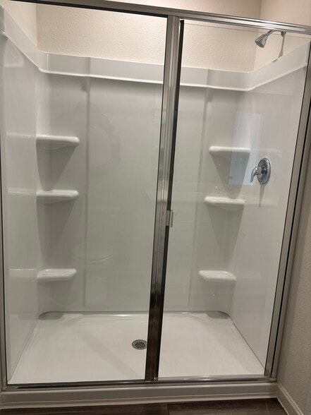 Master Shower - 1876 Purtis Creek Dr