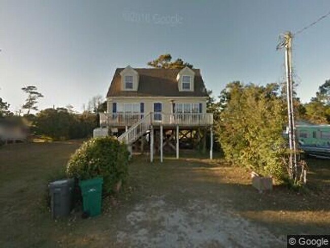 Building Photo - 3 Bedroom 2 Bathroom Single Family House