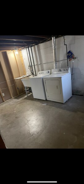 Laundry Room - 7891 Firwood Way NE