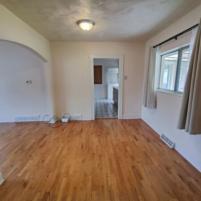 Building Photo - 3 Bedroom Home in Frederick - Available Now!