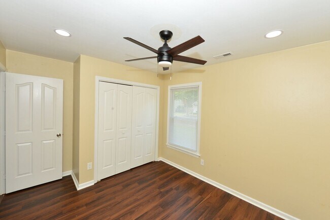 Building Photo - Renovated Ranch in Grassfield High District