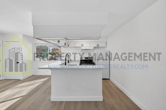 Building Photo - Charming 2-Bed Hideaway in Sacramento – Your Perfect Urban Retreat!