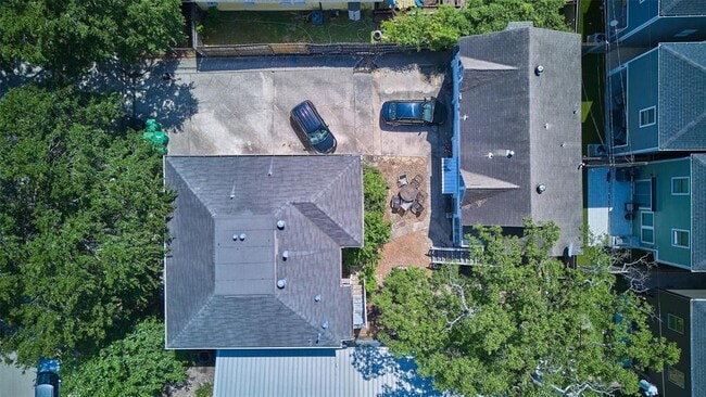Building Photo - 1133 W Clay St