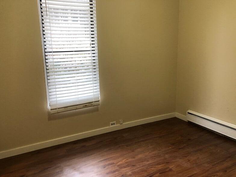 Building Photo - 415 NE Howard St