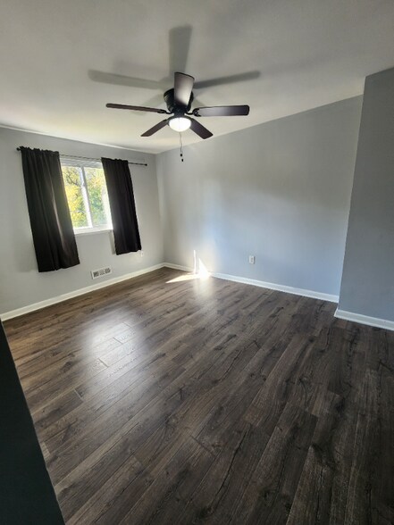 Building Photo - 4883 Melbourne Rd