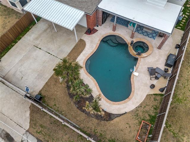 Building Photo - 8218 Luna Dr