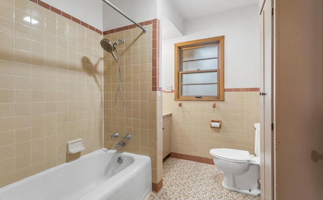 Building Photo - 1320 Alms Dr