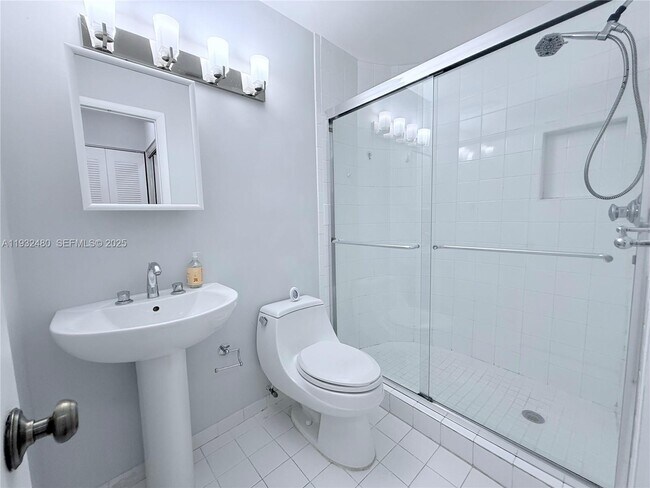 Building Photo - 11354 SW 132nd Ct