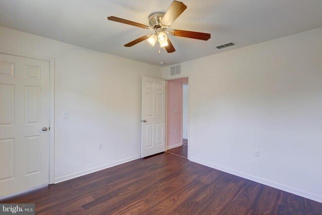 Building Photo - 101 Pearce Ln