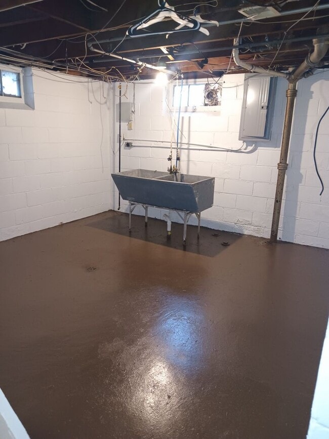 Building Photo - 2 Bedroom Section 8 Home for Lease