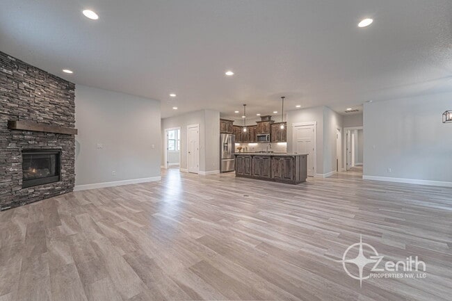 Building Photo - 134 Zephyr Dr