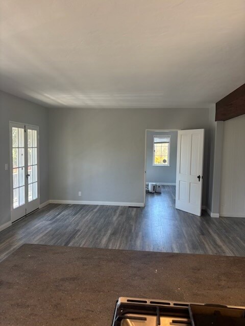 Building Photo - 509 E Valerio St